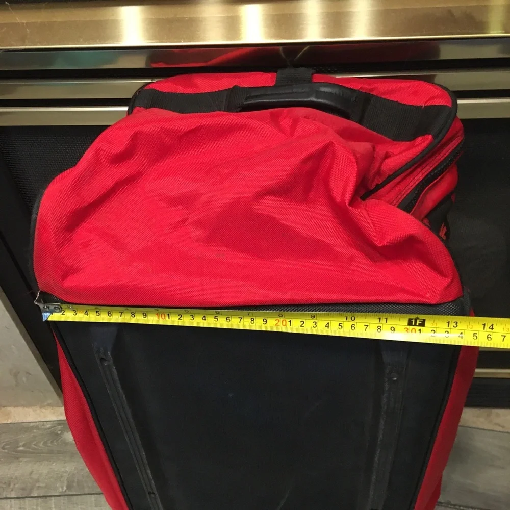 90’s Marlboro Adventure Team Travel Weekender Bag Vintage Rolling Luggage Duffle